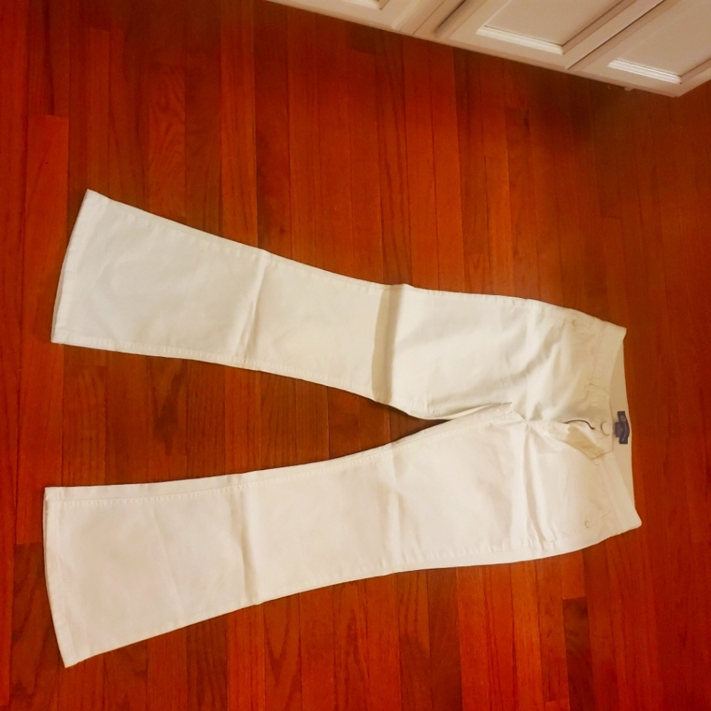 Democracy white bootcut jeans size 10